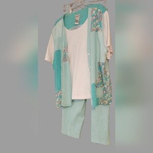 Women's Mint Patchwork Capris Set with Cream Tee